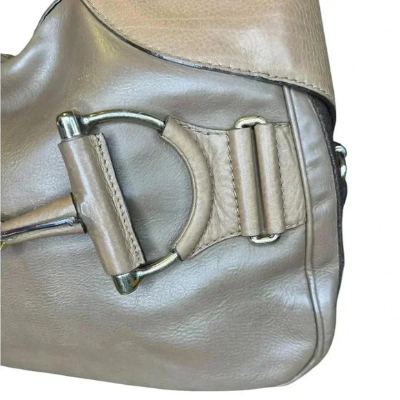 Gucci Light Brown Leather Heritage Stripe Horsebit Hobo Shoulder Bag. - Picture 5 of 16